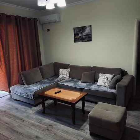 Family Apartments Σαράντα Εξωτερικό φωτογραφία